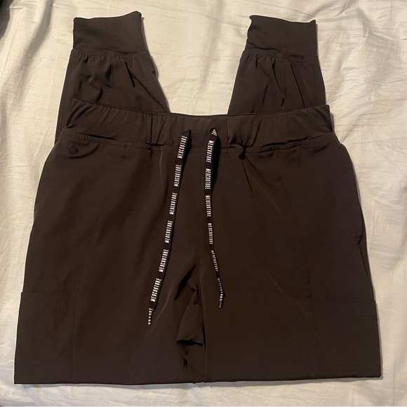 MedCouture Black Scrub Joggers - Picture 3 of 7